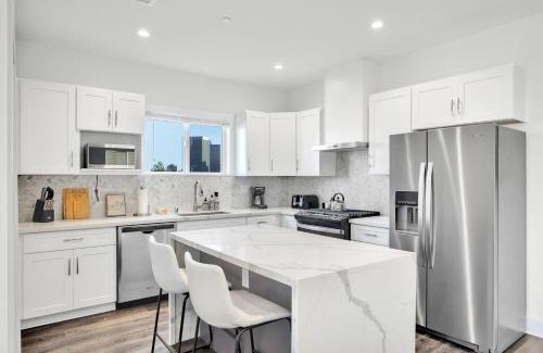 Historic Filipinotown House | Fresh & New Downtown La Condo!
