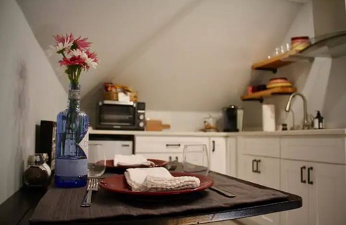 Salem Apartment | Fresh New Space, Walk to Salem Harbor, Historic