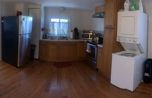 Black Mountain Cottage | Fresh Newly Remodeled Cranberry Cottage. Private-Walk to Restaurants & Shopping