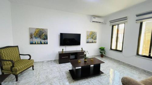Suwailih Apartment | Fresh Remodel Apt With New Ac