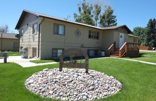 Cascade Apartment | Freshly Remodeled 2 Bedroom, Full Kitchen, living Room Suite, in Cascade unit #3