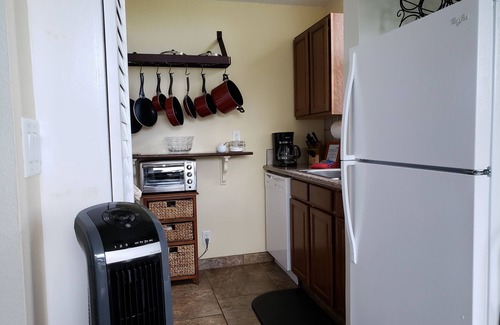 Kihei Condo | Freshly Renovated Corner Studio With View of the Ocean