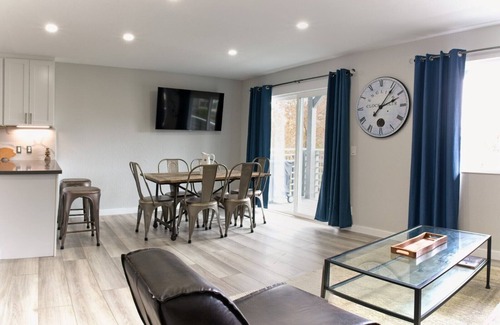 El Granada Apartment | Freshly Renovated Oceanview 2-BR Apartment