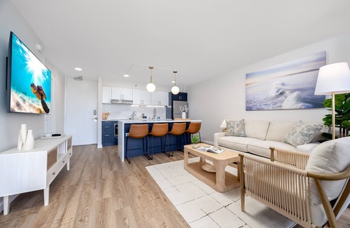 Waikiki Apartment | Freshly Updated w/Parking, Near Waikiki Beach