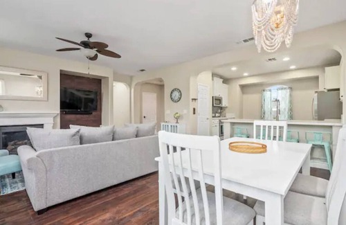 Roosevelt House | Fresno House - BBQ, Fire Pit, 3 Bed, 2 Bath & 2 Car Garage!