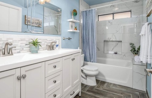 Raisin House | Fresno House - Pool, BBQ, Workout Equipment - 3BD:2BTH!