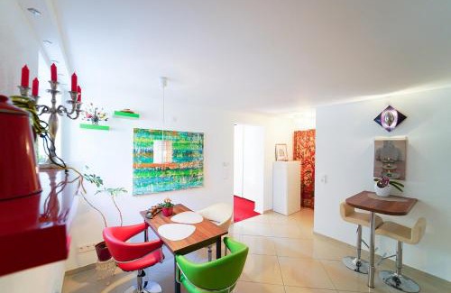 Bad Urach Apartment | Freundliche Ferienwohnung (Souterrain) mit Gartenmitbenutzung im Haus Lotus