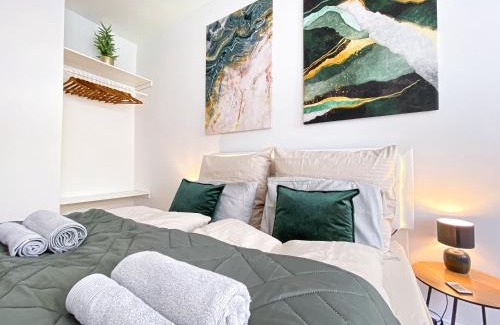 Lindenau Apartment | Freundliche Ferienwohnung mit Regendusche, Küche, Waschmaschine&Trockner, TV, WLAN