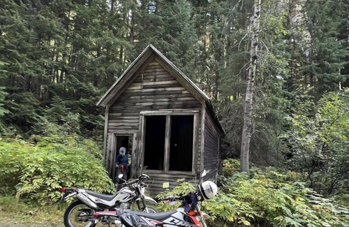 New Denver Cabin | Freya's Cabin at Big Bay Stays