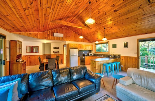 Coles Bay House | Freycinet Hideaway - Freycinet Holiday Houses