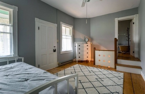 Shepherdstown House | Friar Aug's Haus