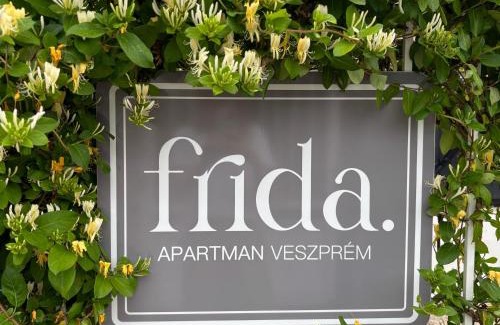 Veszprem Apartment | FRIDA Apartman, Exkluzív várpanorámával, a belváros szívében, ingyenes parkolással