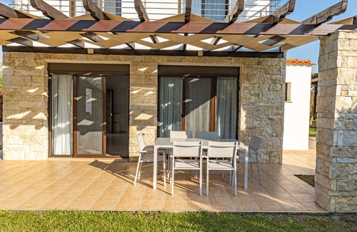 Pefkochori Villa | Friday Mood: Villa Relax with swimming pool