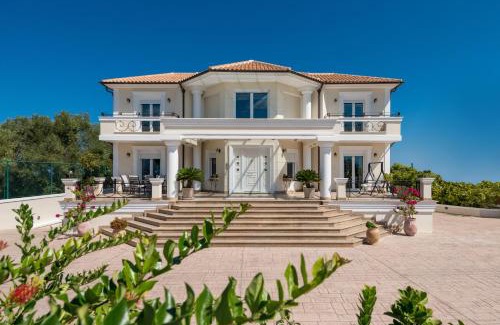Akrotiri Villa | Frido Luxury Villa with Jacuzzi
