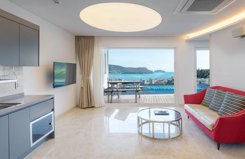 Irun-myeon Hotel | Friemily Pool Villa & Hotel