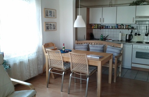 Alt Gaarz Condo | Friendly apartment - very close to the Baltic Sea, central, balcony, garden, WLAN