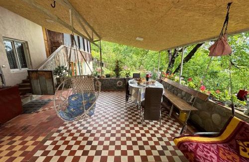 Ambrolauri House | Friendly Cottage with small Pool