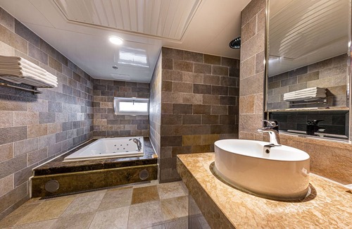 Dongseon-dong Hotel | Friendly DH Naissance Hotel by Mindrum Group