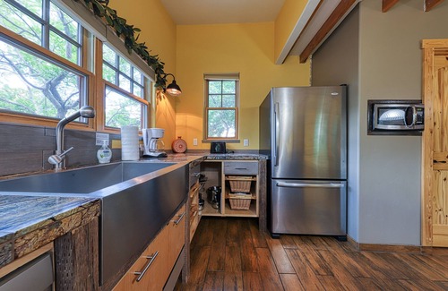 Moab House | Friendly getaway with mountain views and gas grill - one block from Main Street