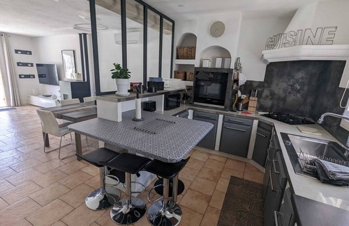 Peymeinade House | Friendly house 6 people with garden and pool