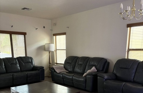 Avondale House | Friendly peaceful home in a good neighborhood