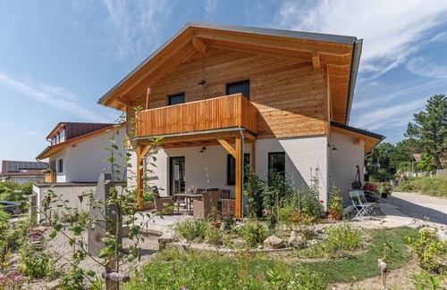 Munchen District Apartment | Friendly vacation apartment with a view