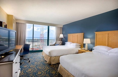 Brush - Stewarts Hotel | Friends and Family Daytona Getaway! Four Modern Units! 2 Pools, Breakfast Buffet