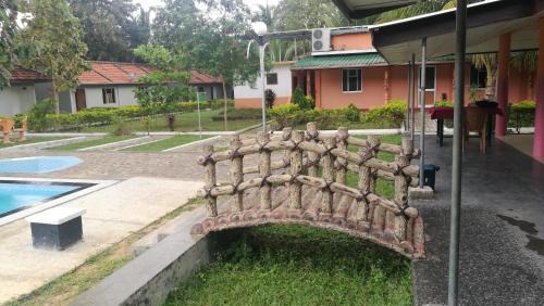 Kilinochchi Hotel | Friends Paradise
