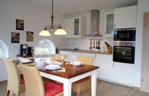 Tannenhausen House | Friesenhuus - vacation home, shower, WC, 3 bedrooms