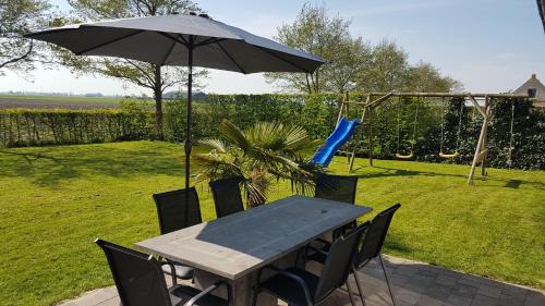 Tzummarum Villa | Friesland Villa & Blick auf den Horizont