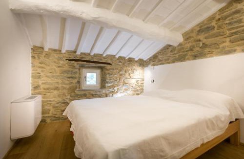 Cortona House | fringuello - Mandorlo