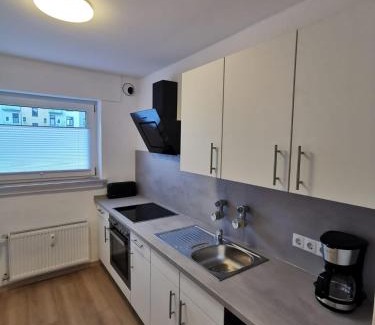 Center Apartment | Frisch sanierte Ferienwohnung 2 min vom Südstrand - Balkon - PAY TV