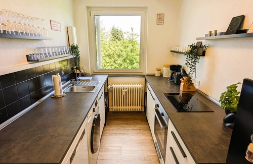 Kirchditmold Apartment | Frisch Sanierte Wohnung mit 2 Schlafzimmer, Balkon und Fernblick!