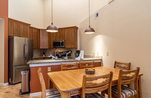 Frisco Condo | Frisco Condo w/Private Balcony & Minutes to World-Class Skiing!