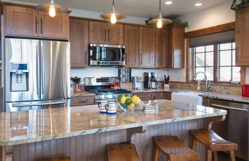 Frisco Condo | Frisco Sports Chalet Tenmile Condo: Stylish, On Shuttle Route