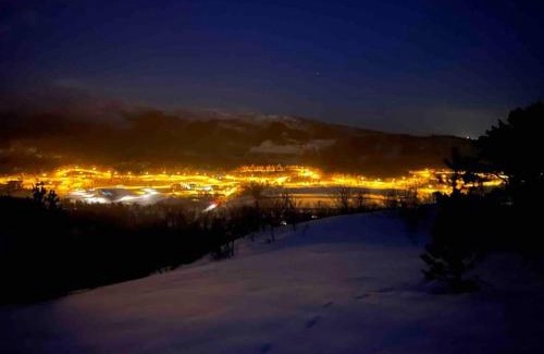 Molde House | Frittliggende hytte i flott turterreng