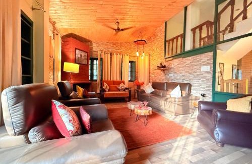 Dharamshala Villa | Frogs BNB Aviator's Bungalow