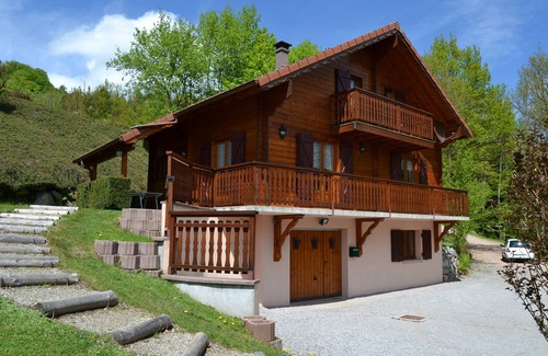 Le Menil Ski Chalet | From 280 euros per week out of season