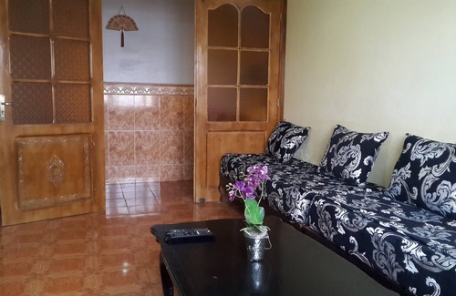 Hai Omaria Apartment | From France, Large F3 ADSL in the heart of Oran city center, 200 m from the sea front