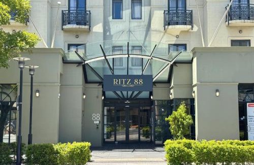 Adelaide Central Business District Apartment | Frome Apartments