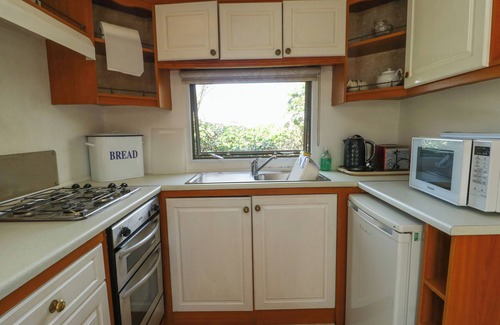 Cylch-Y-Garn Cottage | Fron Dderw Caravan