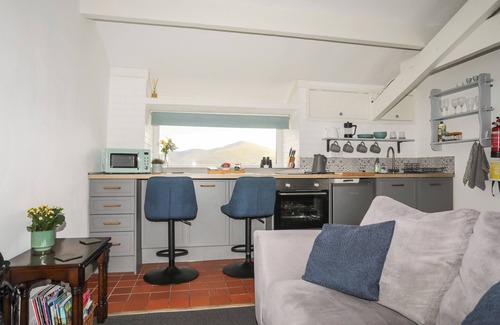 Gallt Y Foel Cottage | FRON HEULOG COTTAGE, romantic, country holiday cottage in Deiniolen