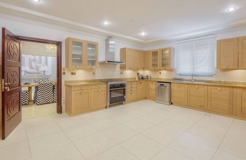 Palm Jumeirah Villa | Frond E, 7 Bedroom Villa on Palm Jumeirah