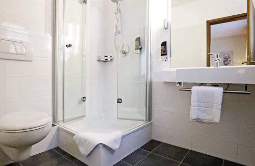 Bad Duerkheim Hotel | Fronmühle, Hotel-Restaurant - Double room shower /WC