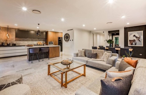 Dunsborough House | Front 9 A Luxury Golf Lovers Getaway