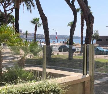 Frejus Plage Apartment | FRONT DE MER, Résidence de Standing avec garage