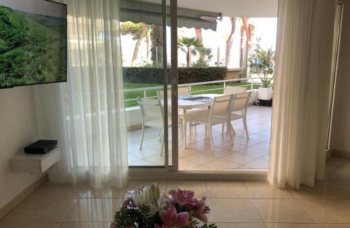 Frejus Plage Apartment | FRONT DE MER, Résidence de Standing avec garage
