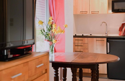 Saint-Martin-aux-Buneaux Apartment | Front de mer 1, cosy studio with full sea view at Les Petites Dalles
