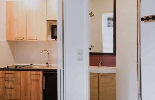 Saint-Martin-aux-Buneaux Apartment | Front de mer 1, cosy studio with full sea view at Les Petites Dalles