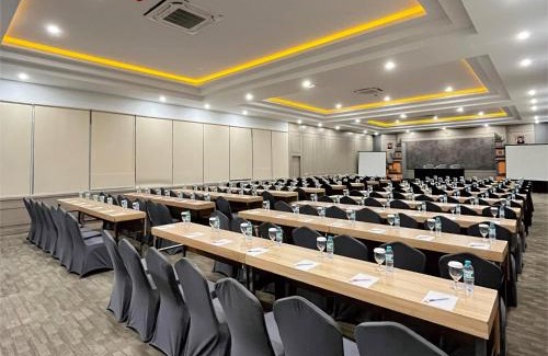 Ngemplak Hotel | Front One Hotel Airport Solo